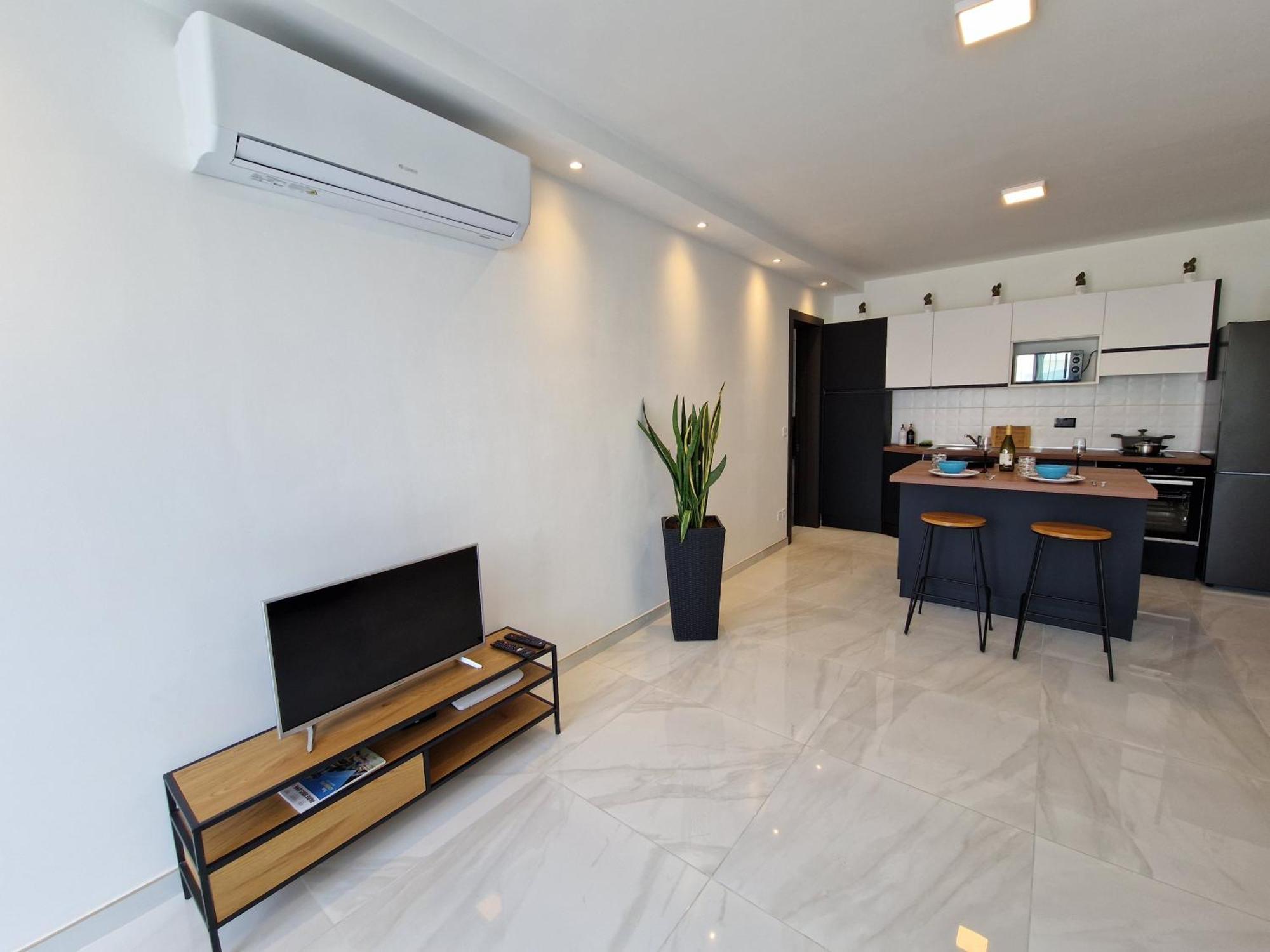 Sea View New Penthouse Terrace & Garage Parking Apartment St. Paul's Bay Exterior photo